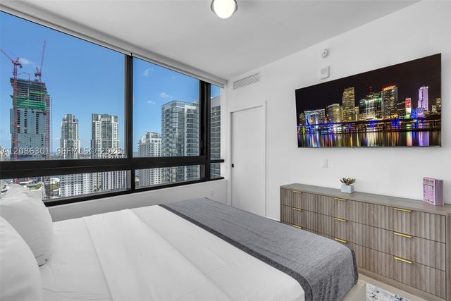 225 N Miami Ave 3501, Miami, FL 33128