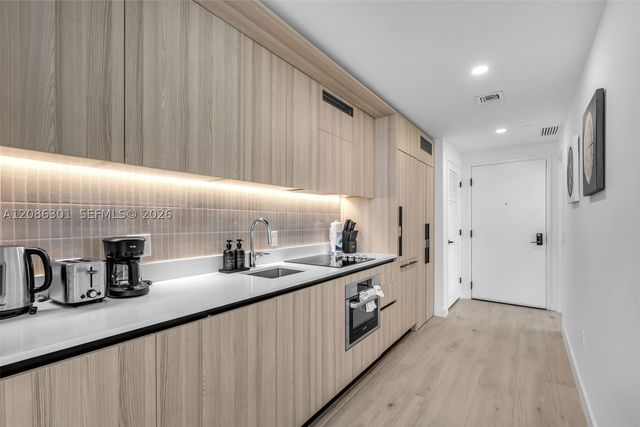 225 N Miami Ave 3501, Miami, FL 33128