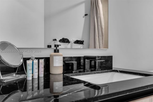 225 N Miami Ave 3501, Miami, FL 33128