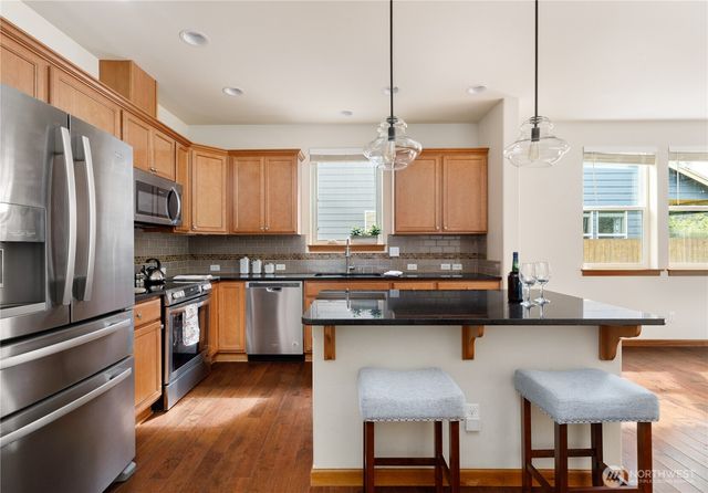 1851 SW Downfield Way, Oak Harbor, WA 98277