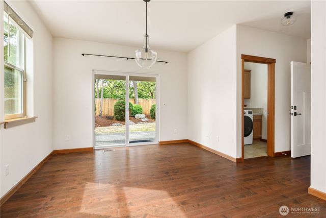 1851 SW Downfield Way, Oak Harbor, WA 98277