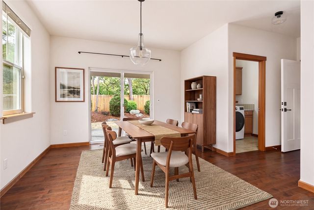 1851 SW Downfield Way, Oak Harbor, WA 98277