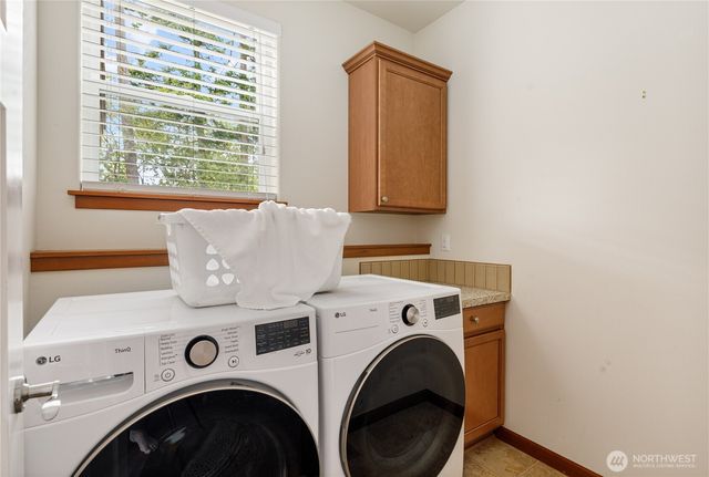 1851 SW Downfield Way, Oak Harbor, WA 98277