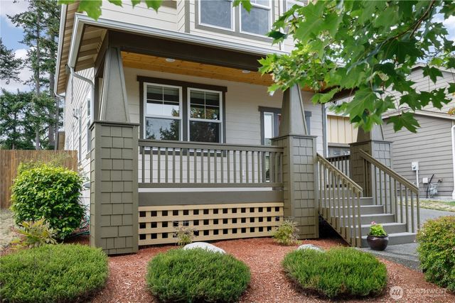 1851 SW Downfield Way, Oak Harbor, WA 98277