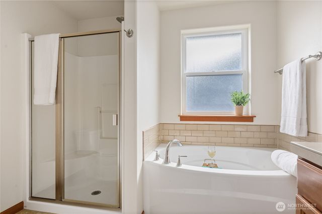 1851 SW Downfield Way, Oak Harbor, WA 98277