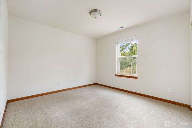 1851 SW Downfield Way, Oak Harbor, WA 98277