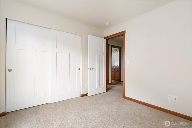1851 SW Downfield Way, Oak Harbor, WA 98277