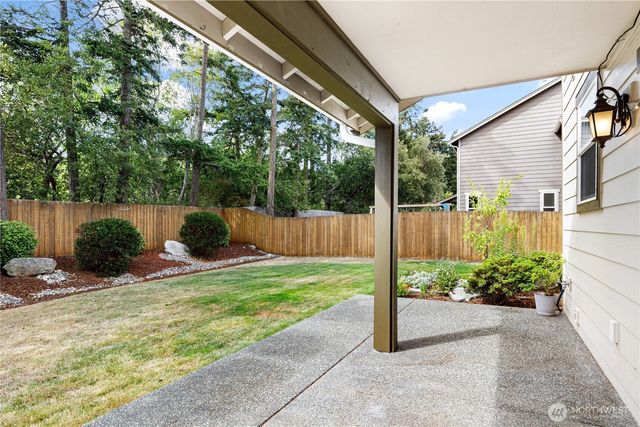 1851 SW Downfield Way, Oak Harbor, WA 98277