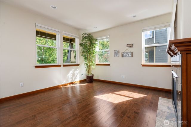 1851 SW Downfield Way, Oak Harbor, WA 98277