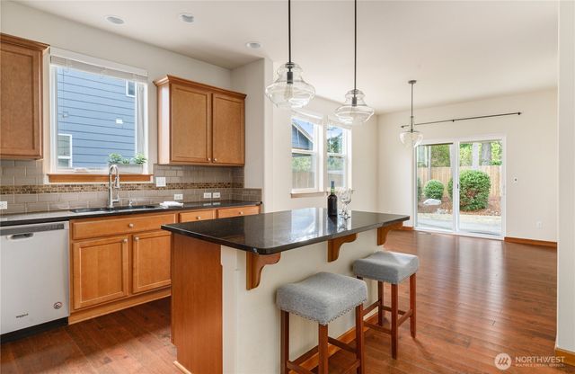 1851 SW Downfield Way, Oak Harbor, WA 98277