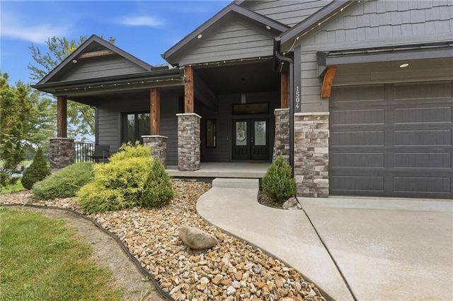 1504 Country Club Drive, Pleasant Hill, MO 64080