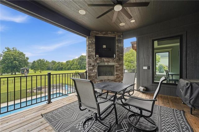 1504 Country Club Drive, Pleasant Hill, MO 64080