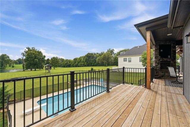 1504 Country Club Drive, Pleasant Hill, MO 64080