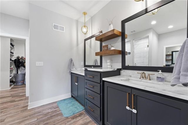 1504 Country Club Drive, Pleasant Hill, MO 64080