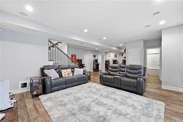 1504 Country Club Drive, Pleasant Hill, MO 64080
