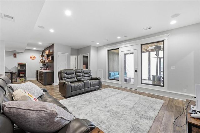 1504 Country Club Drive, Pleasant Hill, MO 64080
