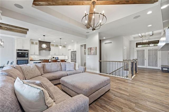 1504 Country Club Drive, Pleasant Hill, MO 64080