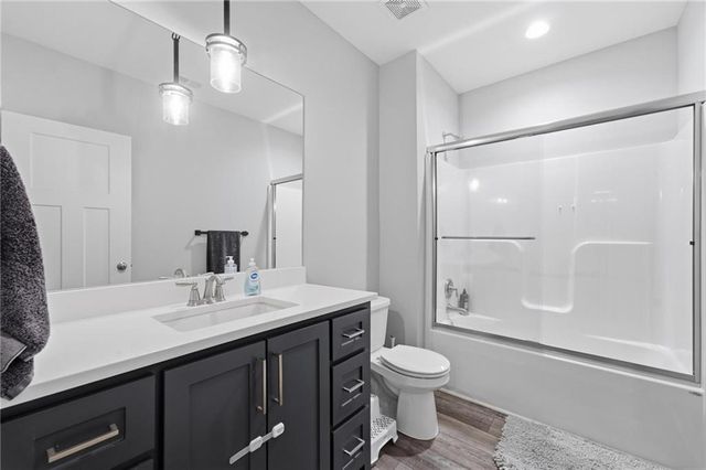1504 Country Club Drive, Pleasant Hill, MO 64080