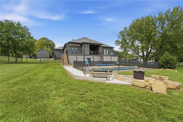 1504 Country Club Drive, Pleasant Hill, MO 64080