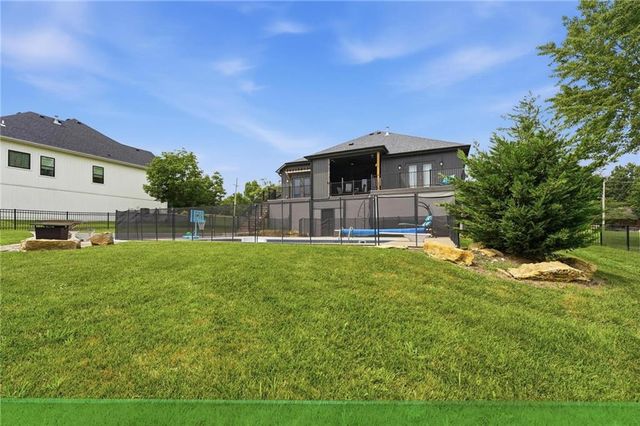 1504 Country Club Drive, Pleasant Hill, MO 64080
