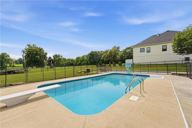1504 Country Club Drive, Pleasant Hill, MO 64080