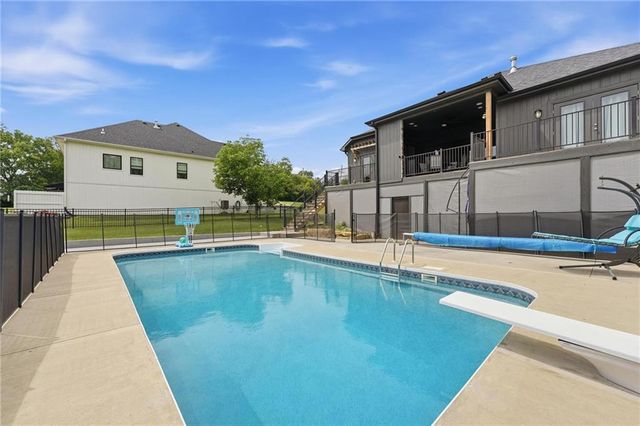 1504 Country Club Drive, Pleasant Hill, MO 64080