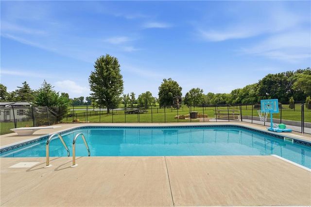 1504 Country Club Drive, Pleasant Hill, MO 64080