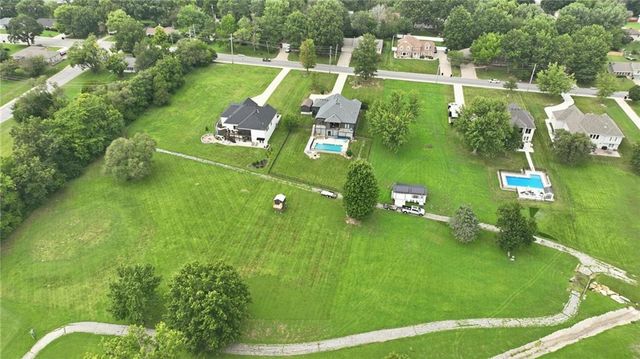 1504 Country Club Drive, Pleasant Hill, MO 64080