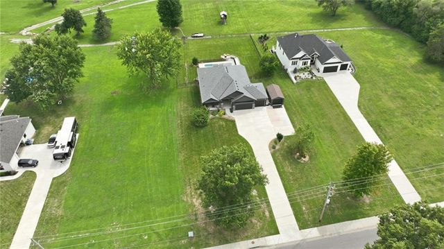 1504 Country Club Drive, Pleasant Hill, MO 64080