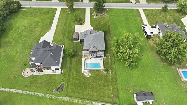 1504 Country Club Drive, Pleasant Hill, MO 64080
