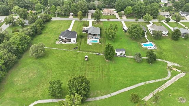 1504 Country Club Drive, Pleasant Hill, MO 64080