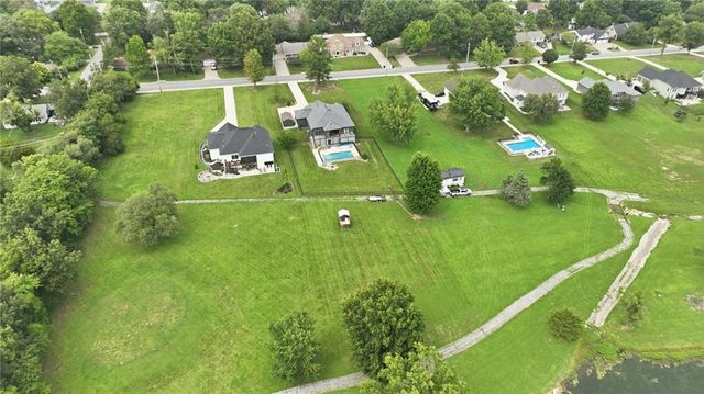 1504 Country Club Drive, Pleasant Hill, MO 64080