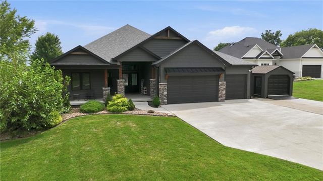 1504 Country Club Drive, Pleasant Hill, MO 64080