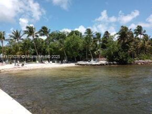 35 Bass Ave., Key Largo, FL 33037