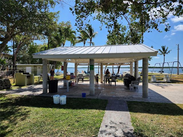 35 Bass Ave., Key Largo, FL 33037