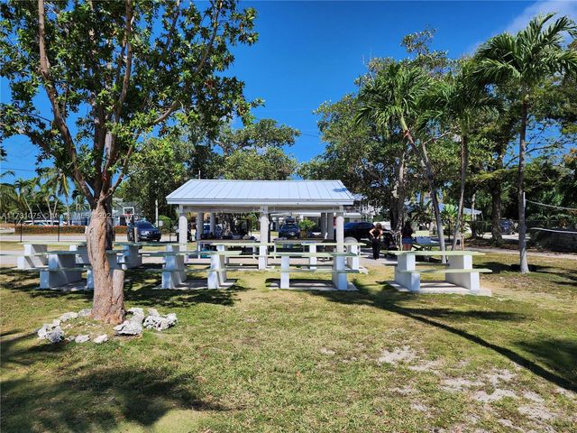 35 Bass Ave., Key Largo, FL 33037