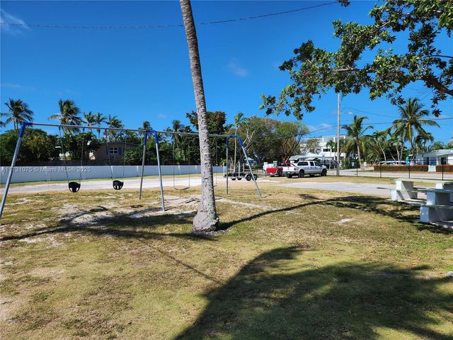 35 Bass Ave., Key Largo, FL 33037