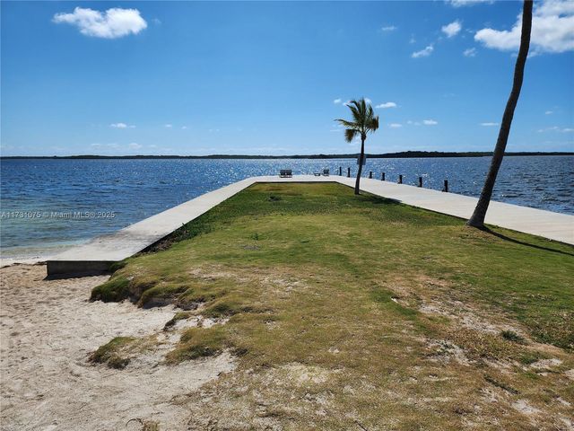 35 Bass Ave., Key Largo, FL 33037