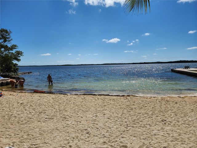 35 Bass Ave., Key Largo, FL 33037