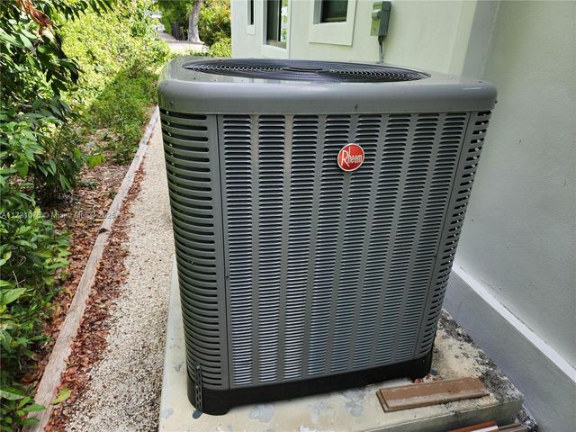 35 Bass Ave., Key Largo, FL 33037