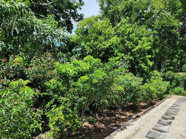 35 Bass Ave., Key Largo, FL 33037