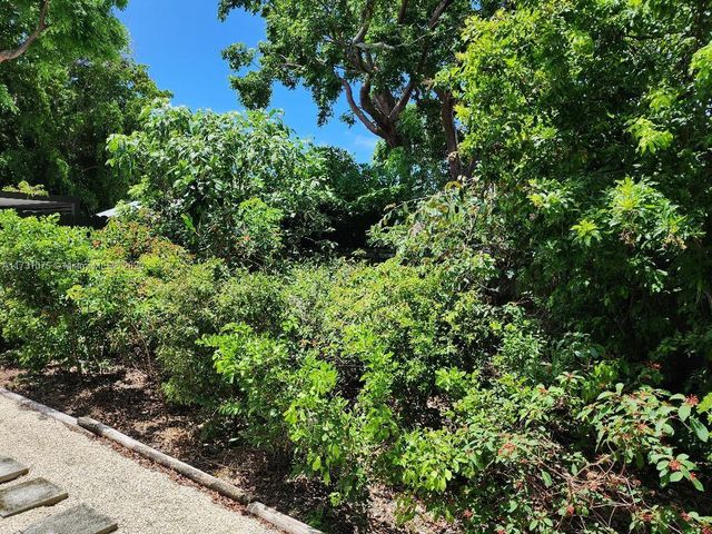 35 Bass Ave., Key Largo, FL 33037