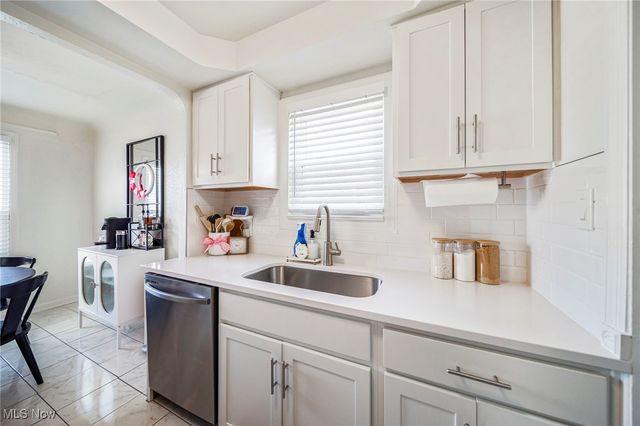 8803 Pinegrove Avenue, Parma, OH 44129