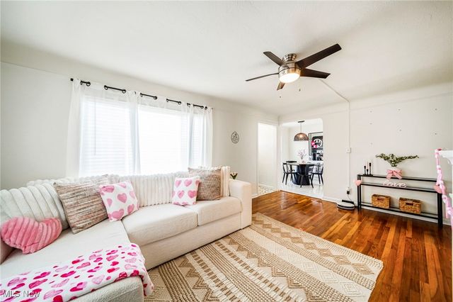 8803 Pinegrove Avenue, Parma, OH 44129