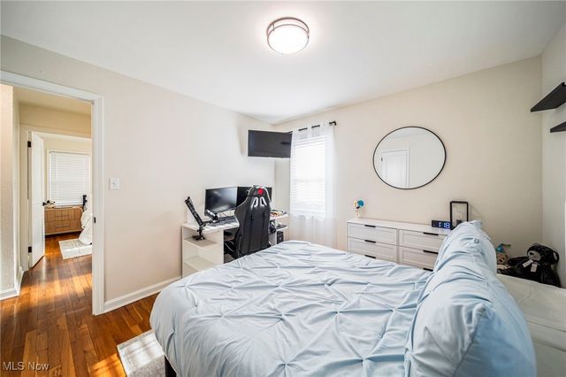 8803 Pinegrove Avenue, Parma, OH 44129