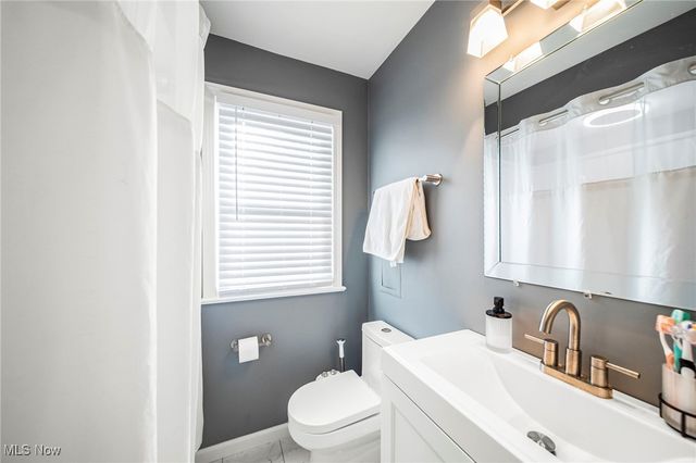 8803 Pinegrove Avenue, Parma, OH 44129