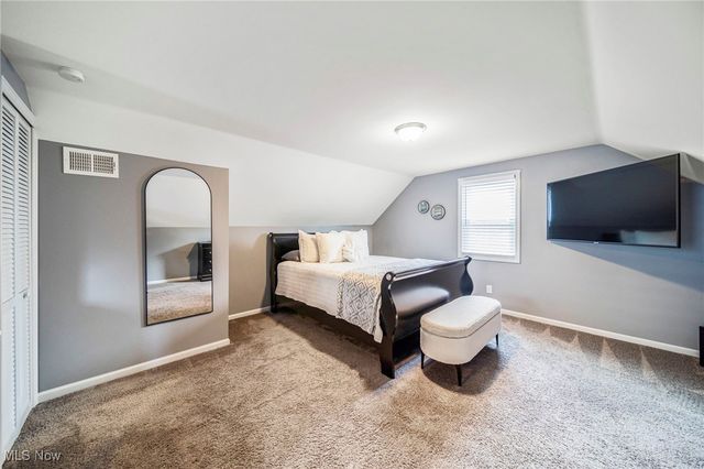 8803 Pinegrove Avenue, Parma, OH 44129