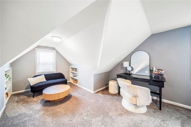 8803 Pinegrove Avenue, Parma, OH 44129