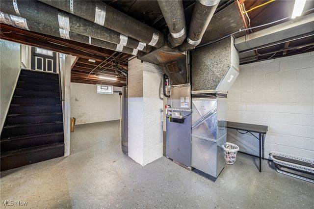 8803 Pinegrove Avenue, Parma, OH 44129