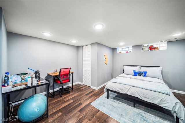 8803 Pinegrove Avenue, Parma, OH 44129